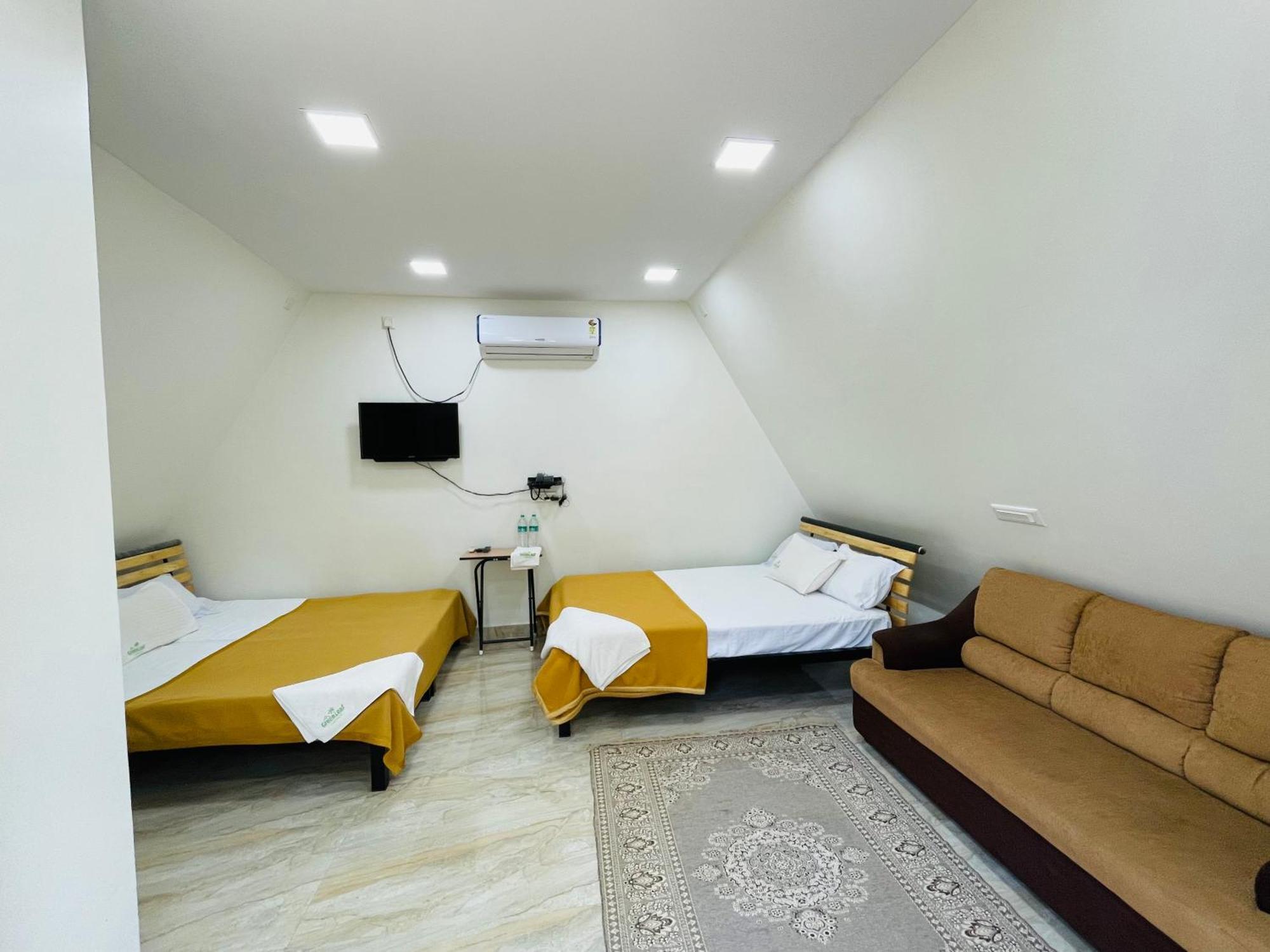 Greenleaf Resorts And Restaurant ราเมศวาราม ภายนอก รูปภาพ